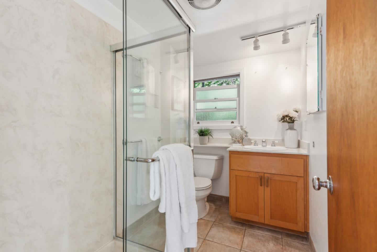 3803 Hamilton WAY