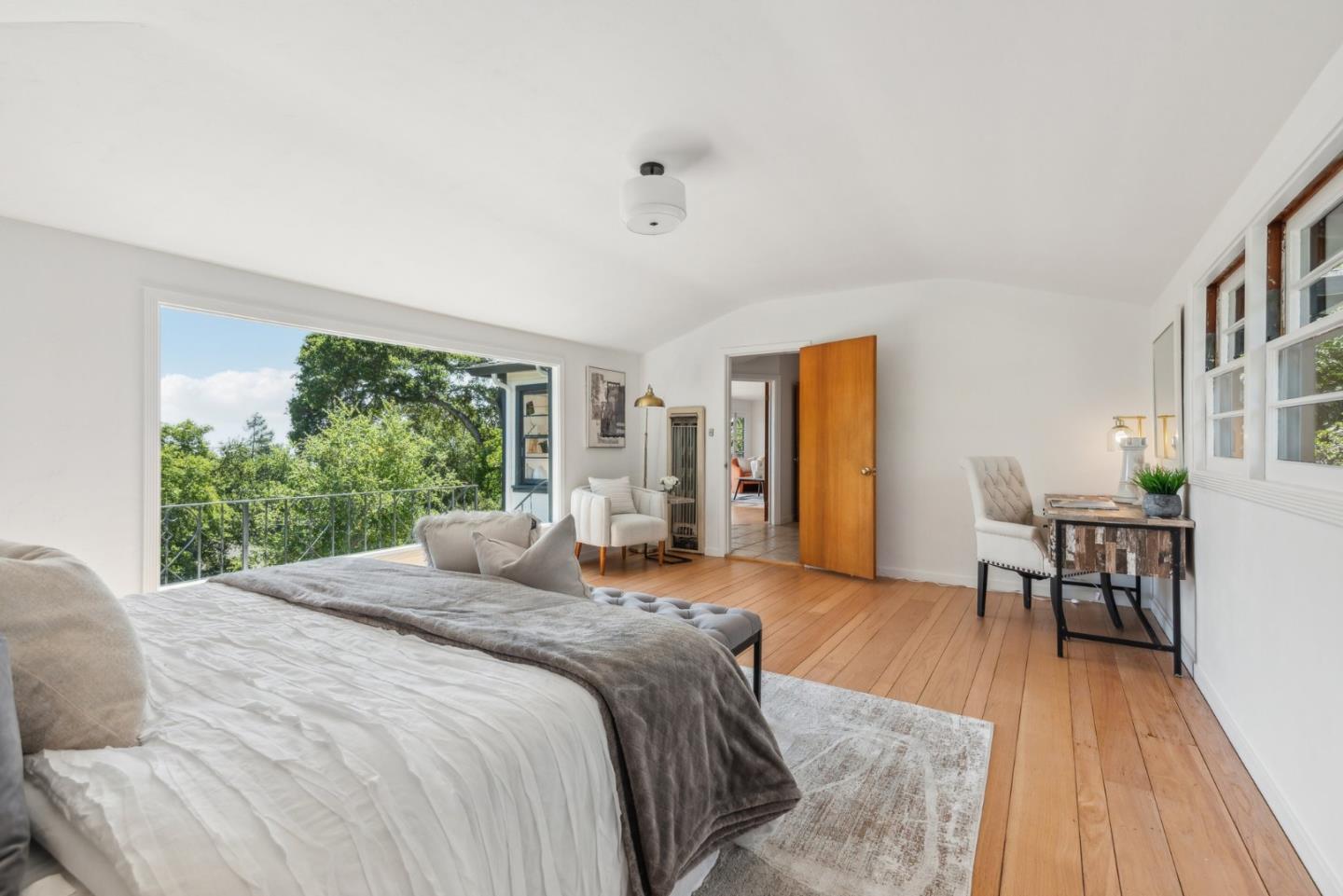 3803 Hamilton WAY
