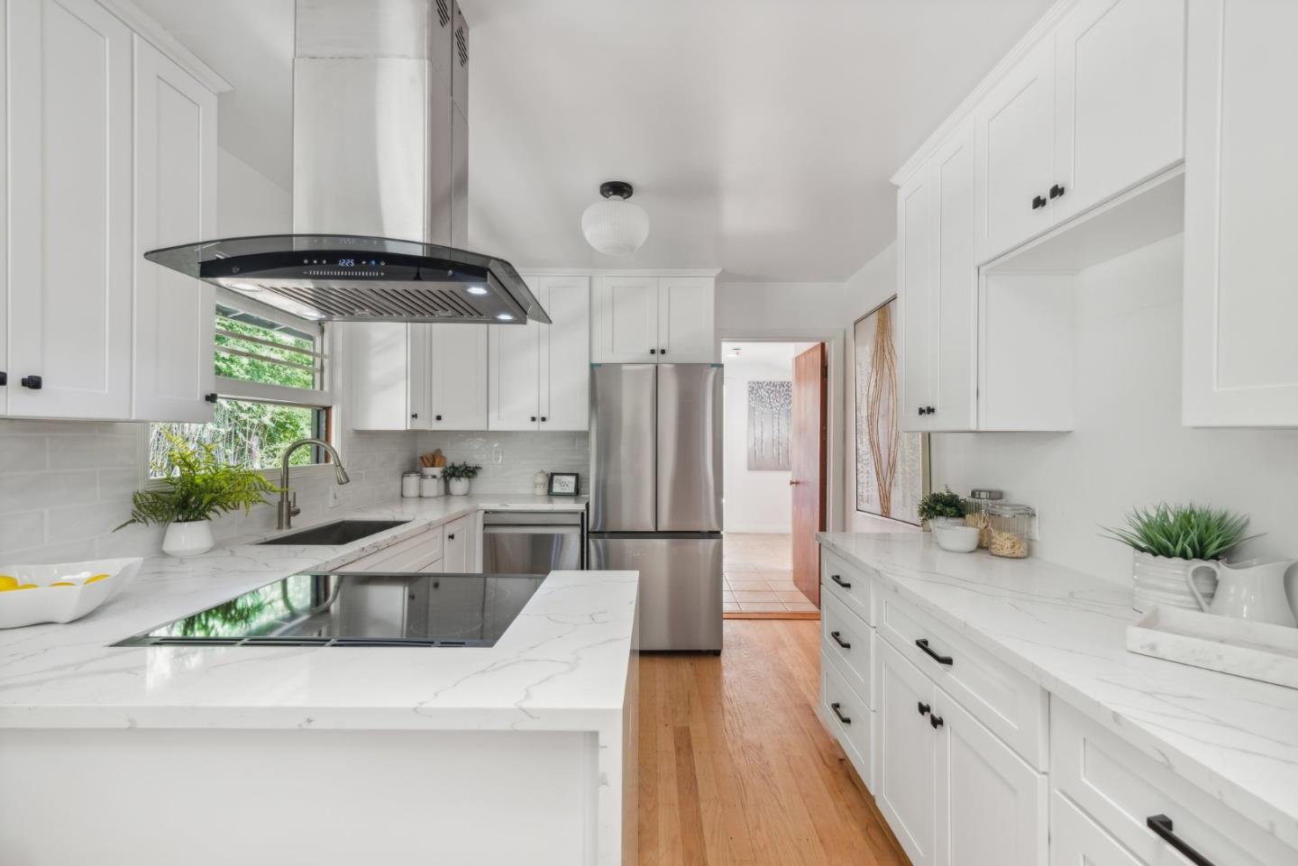 3803 Hamilton WAY