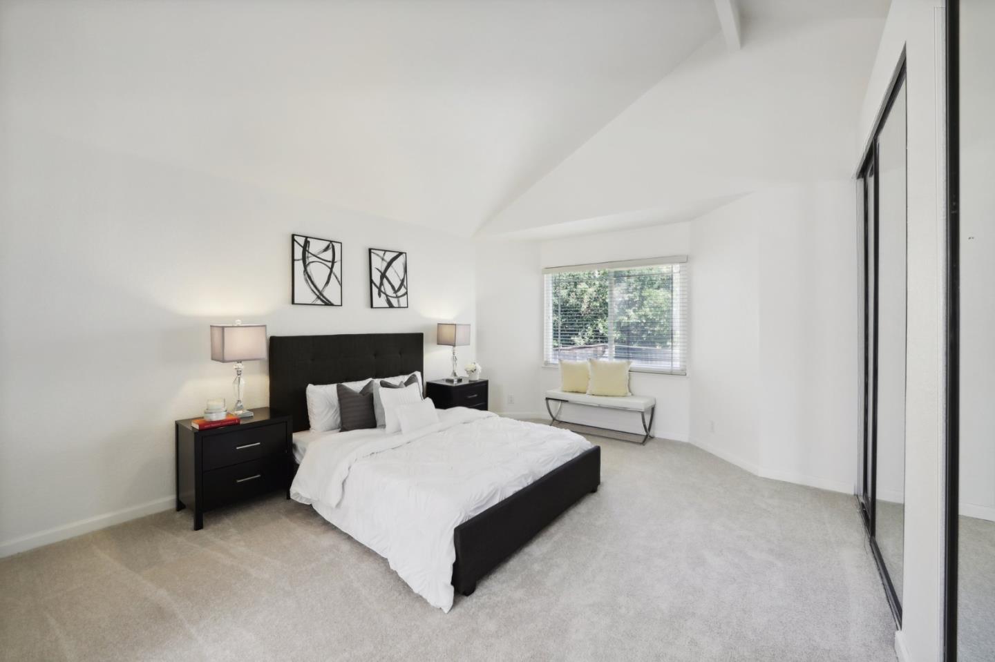 1512 Foothill AVE