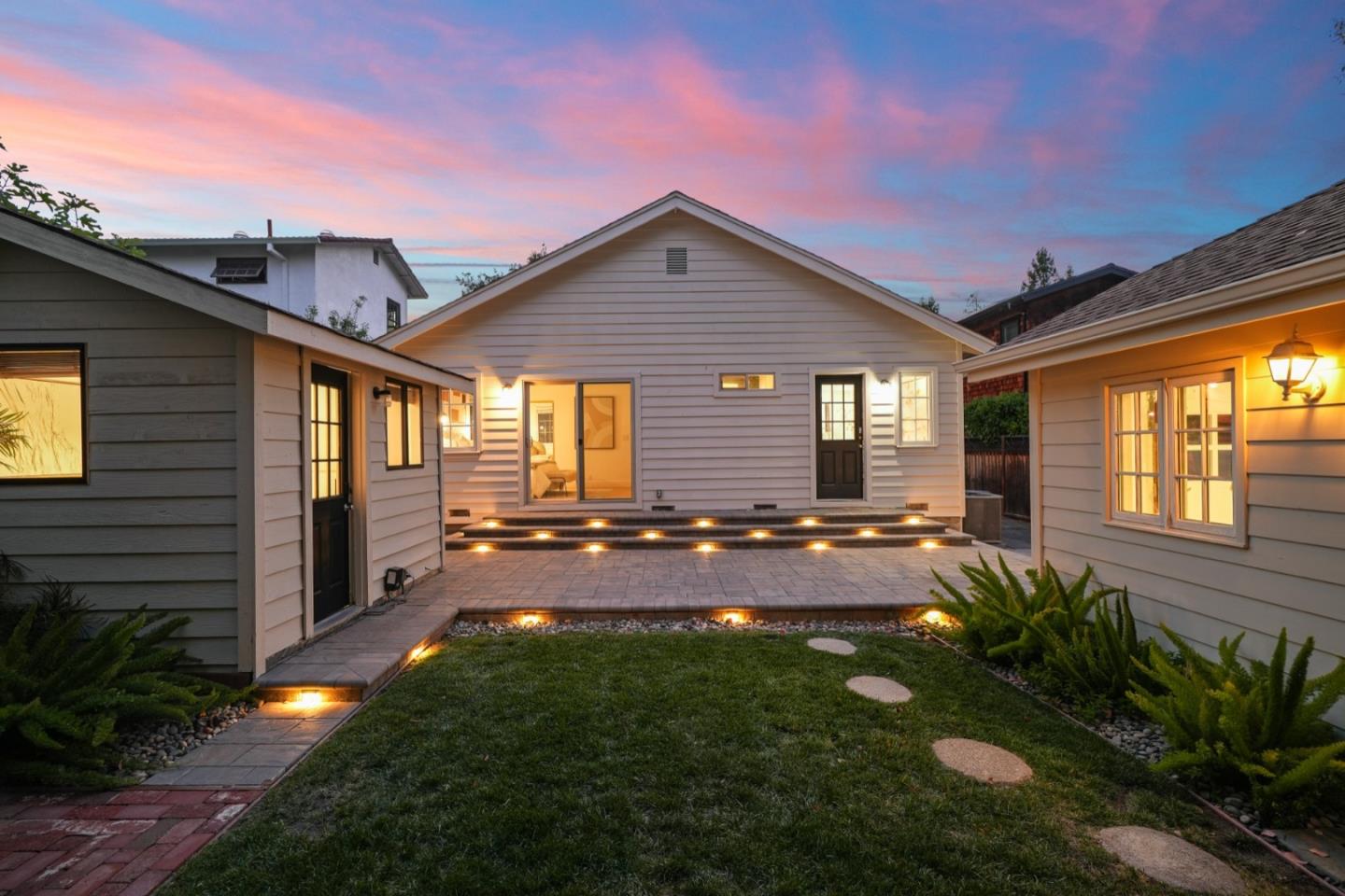 2061 Valparaiso Avenue