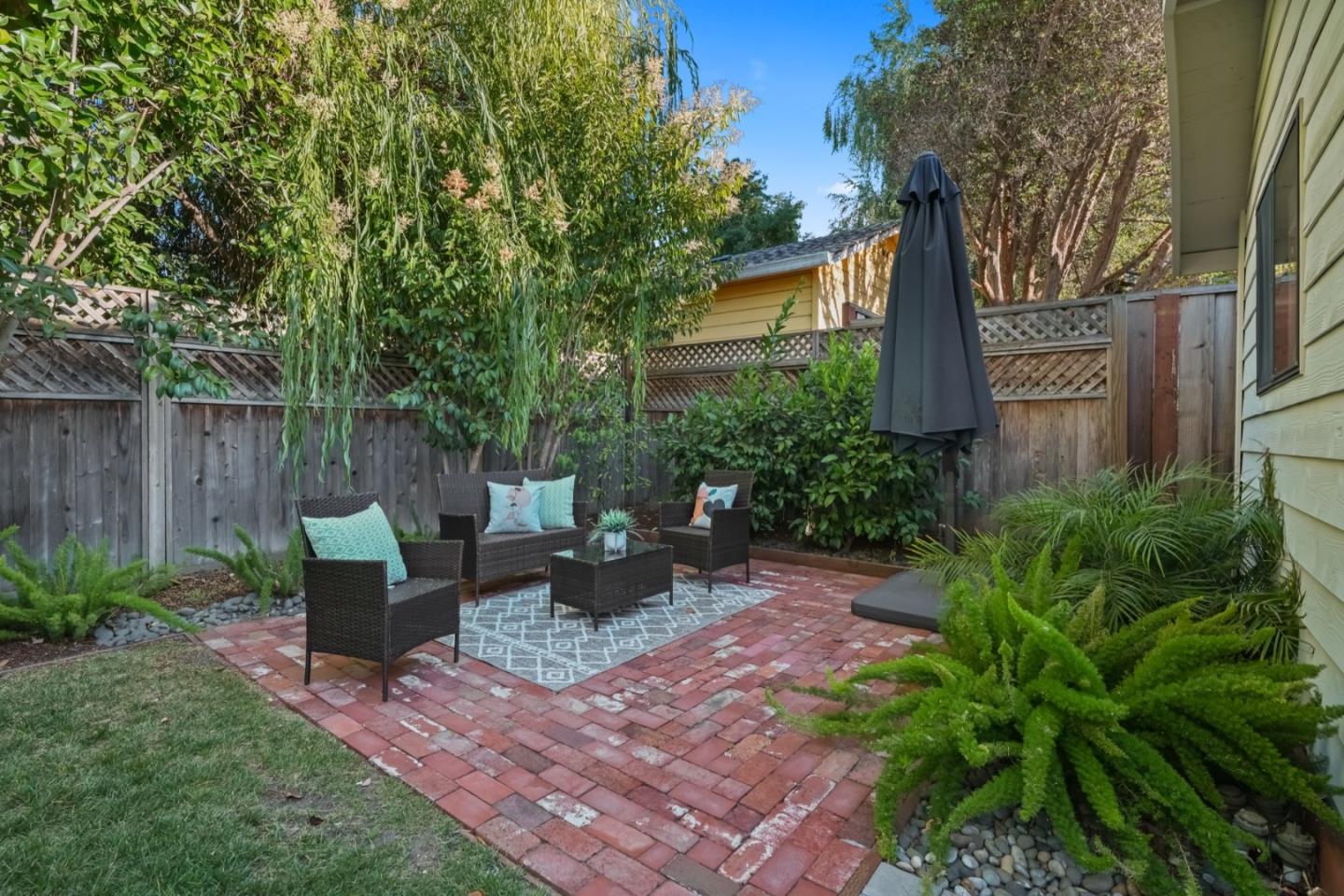 2061 Valparaiso Avenue