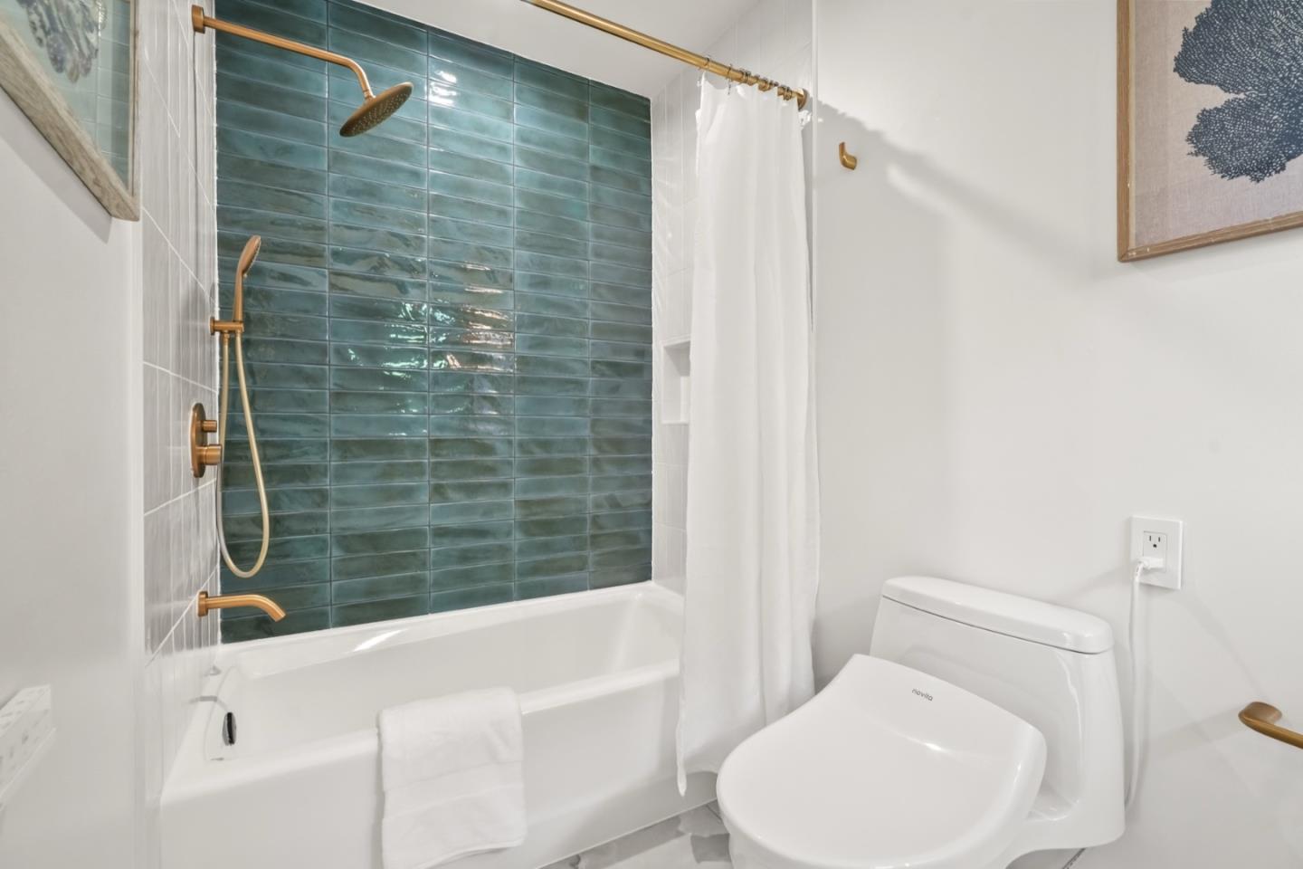 2061 Valparaiso Avenue