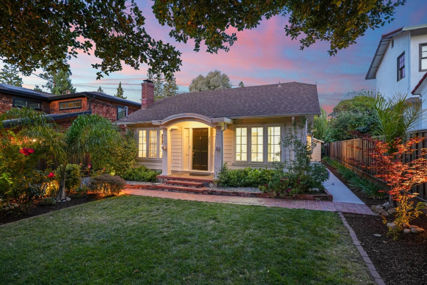 2061 Valparaiso Avenue