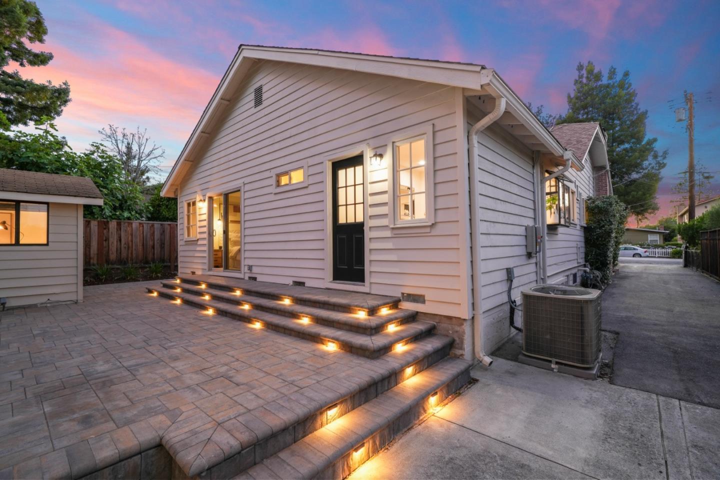 2061 Valparaiso Avenue