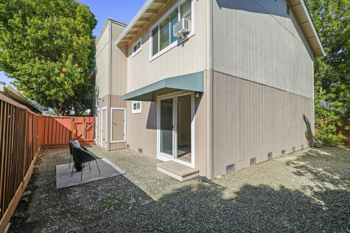 408 - 410 Morse Avenue