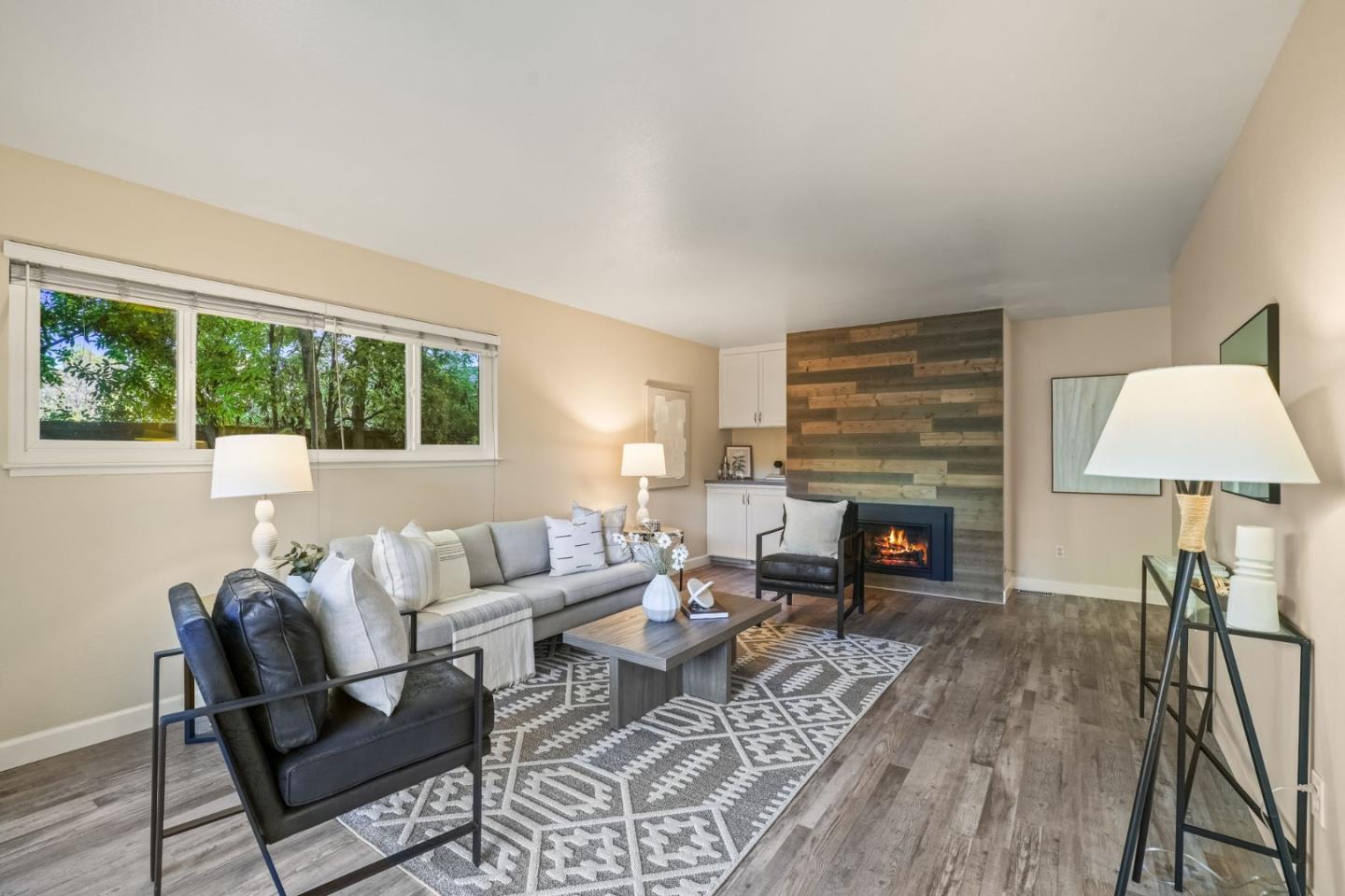 408 - 410 Morse Avenue