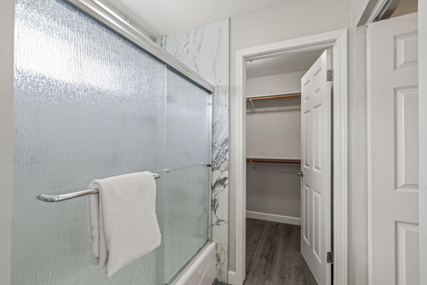 408 - 410 Morse Avenue