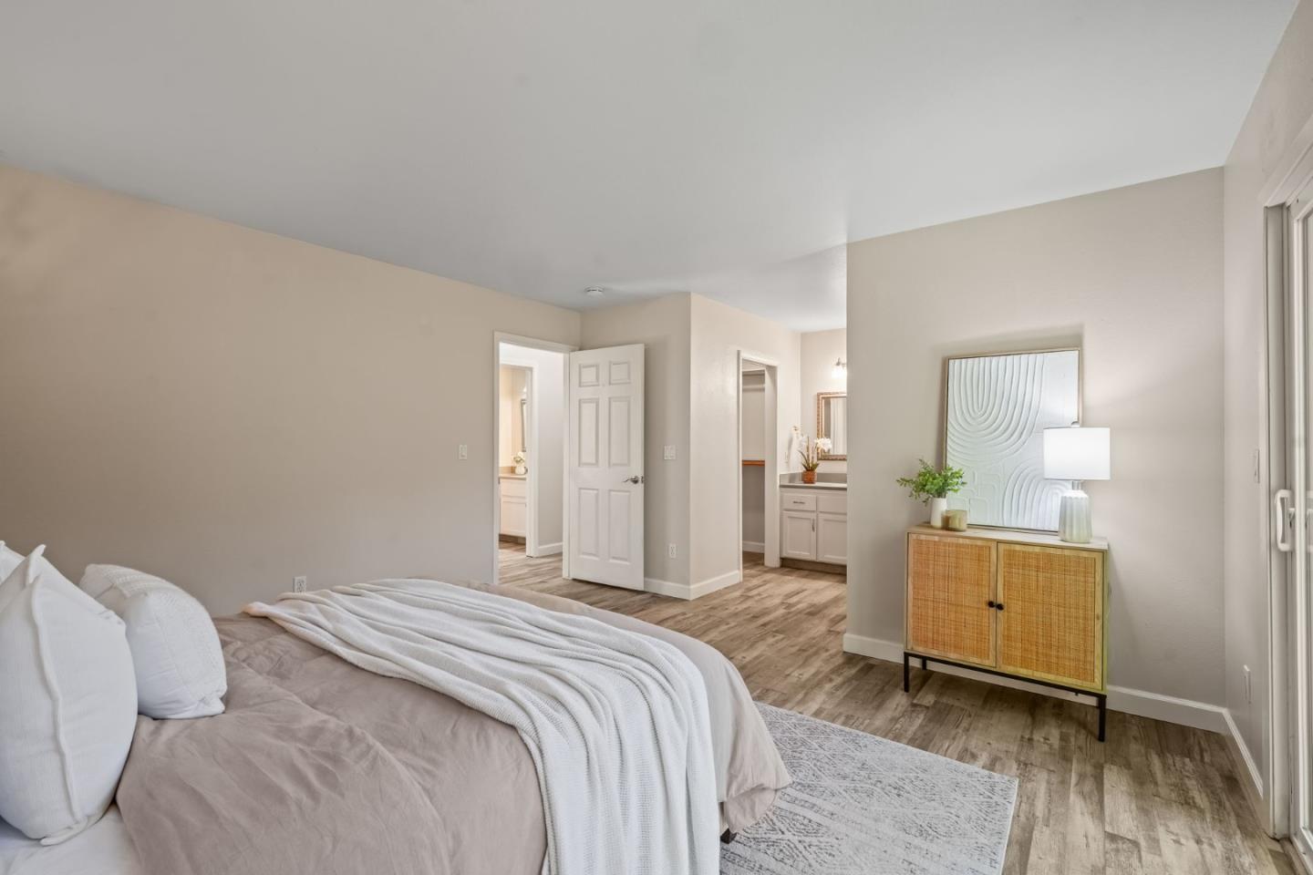 408 - 410 Morse Avenue