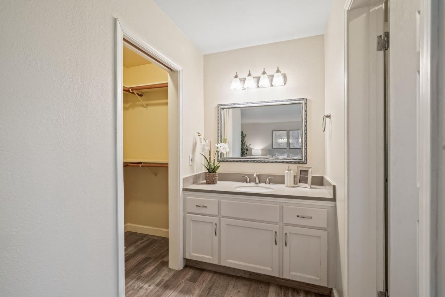 408 - 410 Morse Avenue