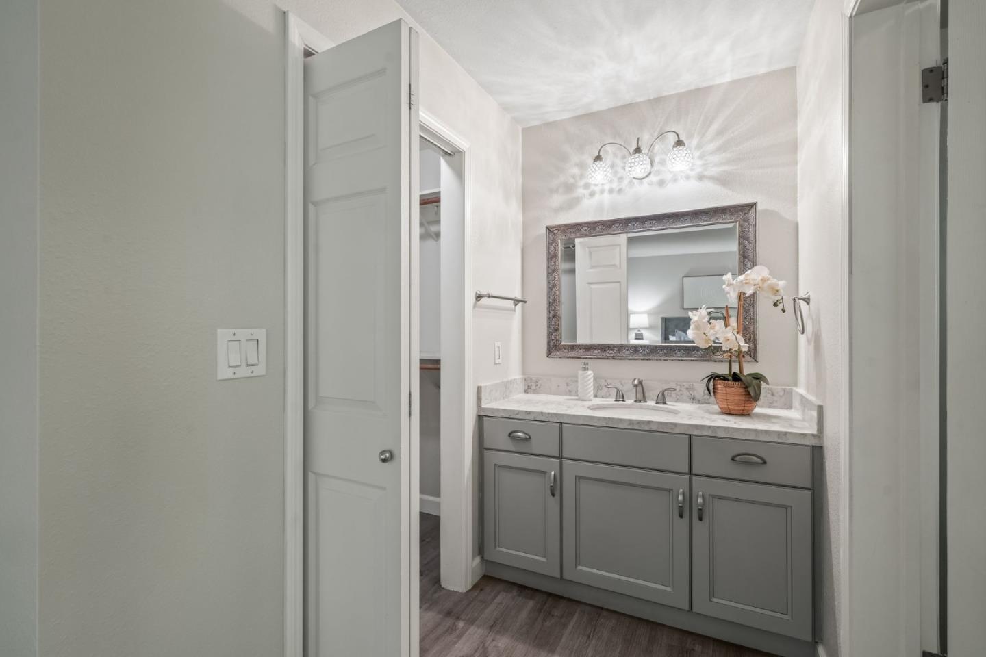 408 - 410 Morse Avenue