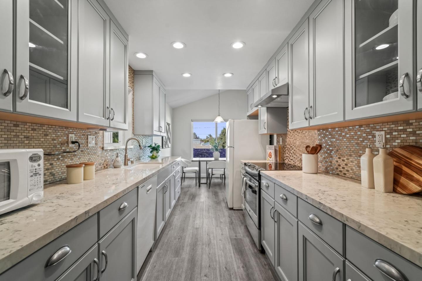 408 - 410 Morse Avenue