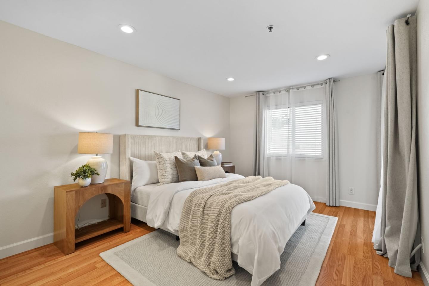 1 Laurel 102