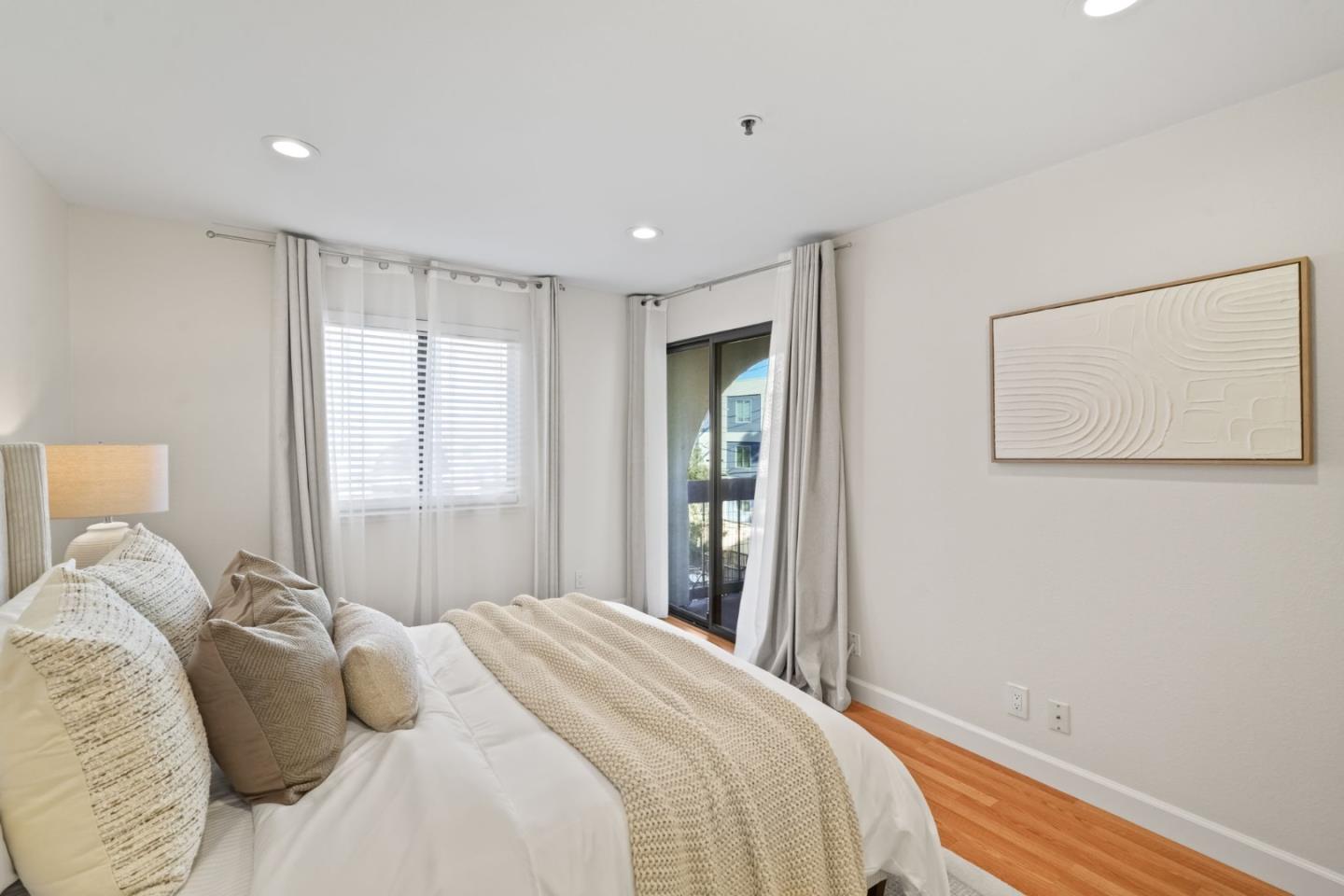 1 Laurel 102