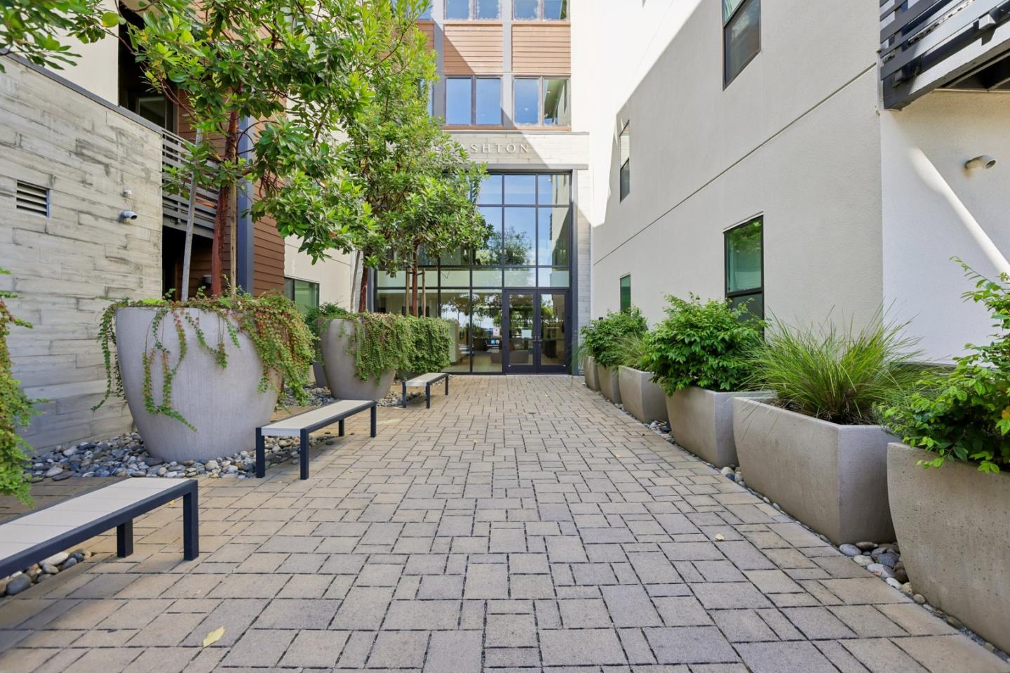 400 El Camino Real 210