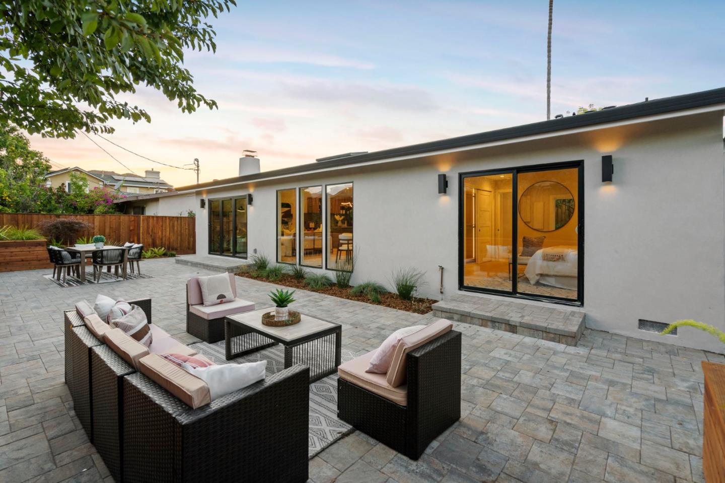 7102 Golden Gate DR