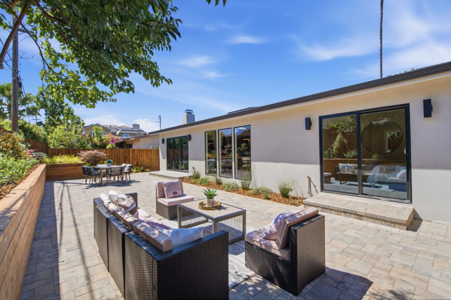 7102 Golden Gate DR
