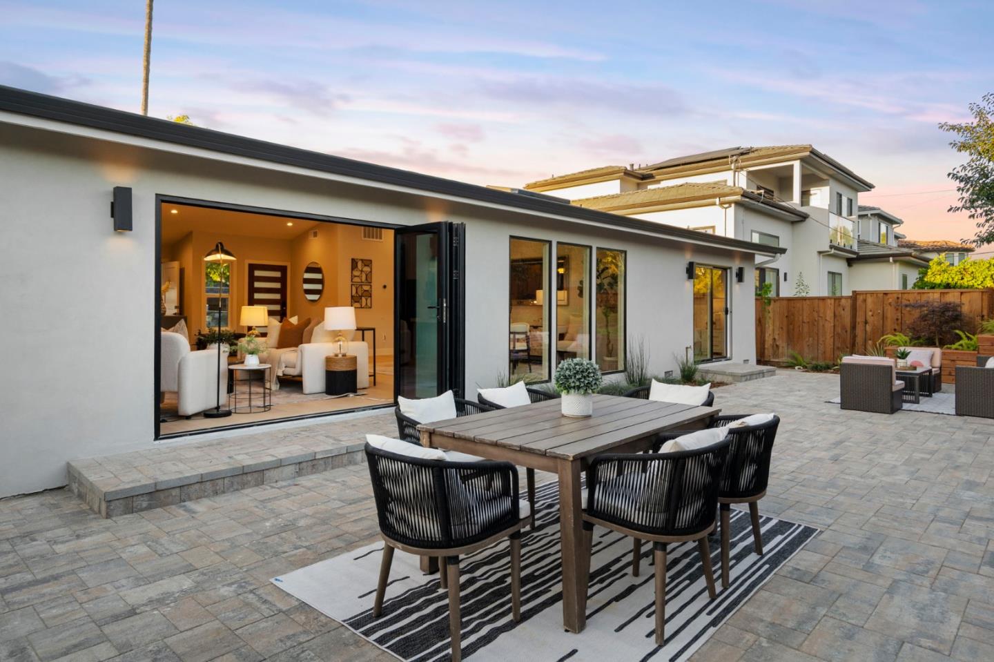 7102 Golden Gate DR