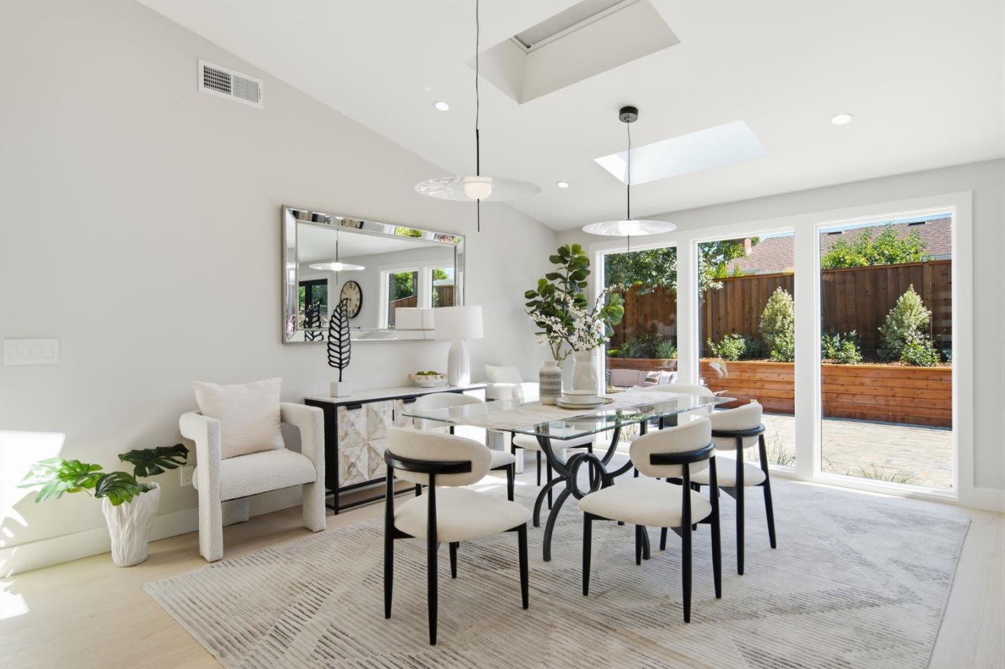 7102 Golden Gate DR