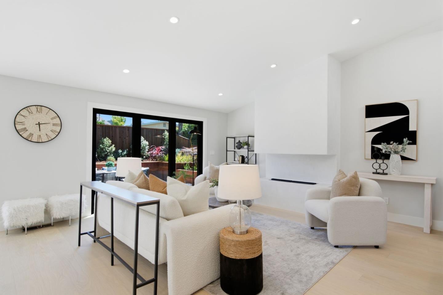 7102 Golden Gate DR