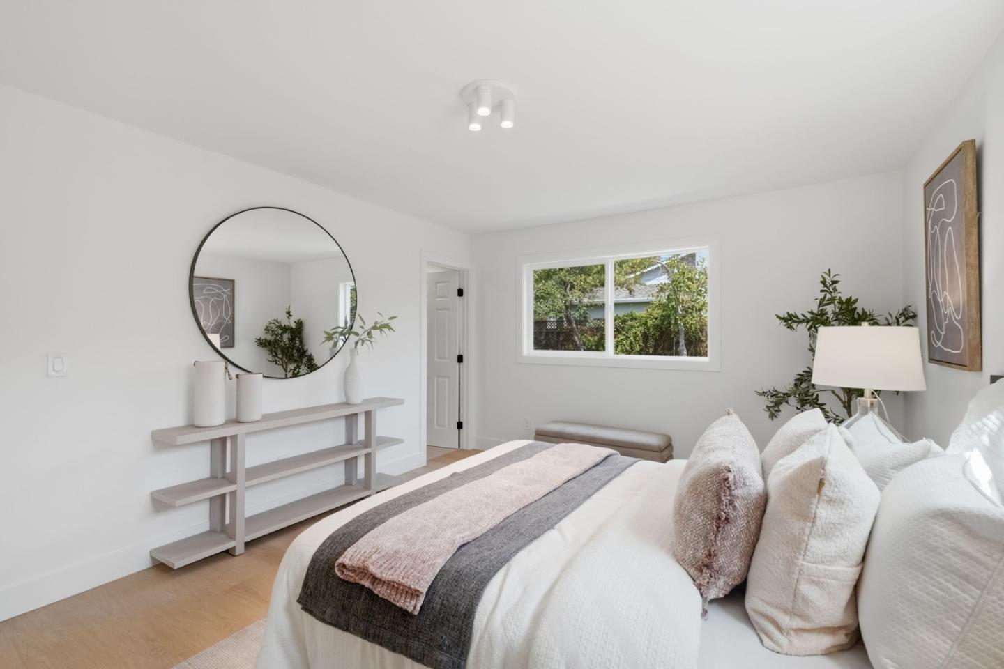 904 Del Monte PL