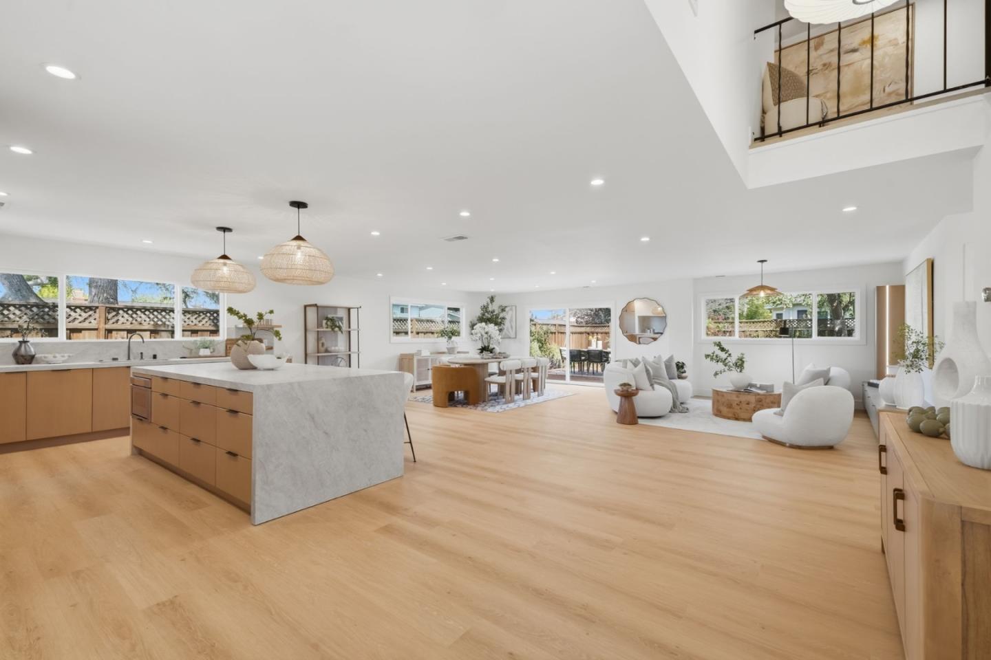 904 Del Monte PL