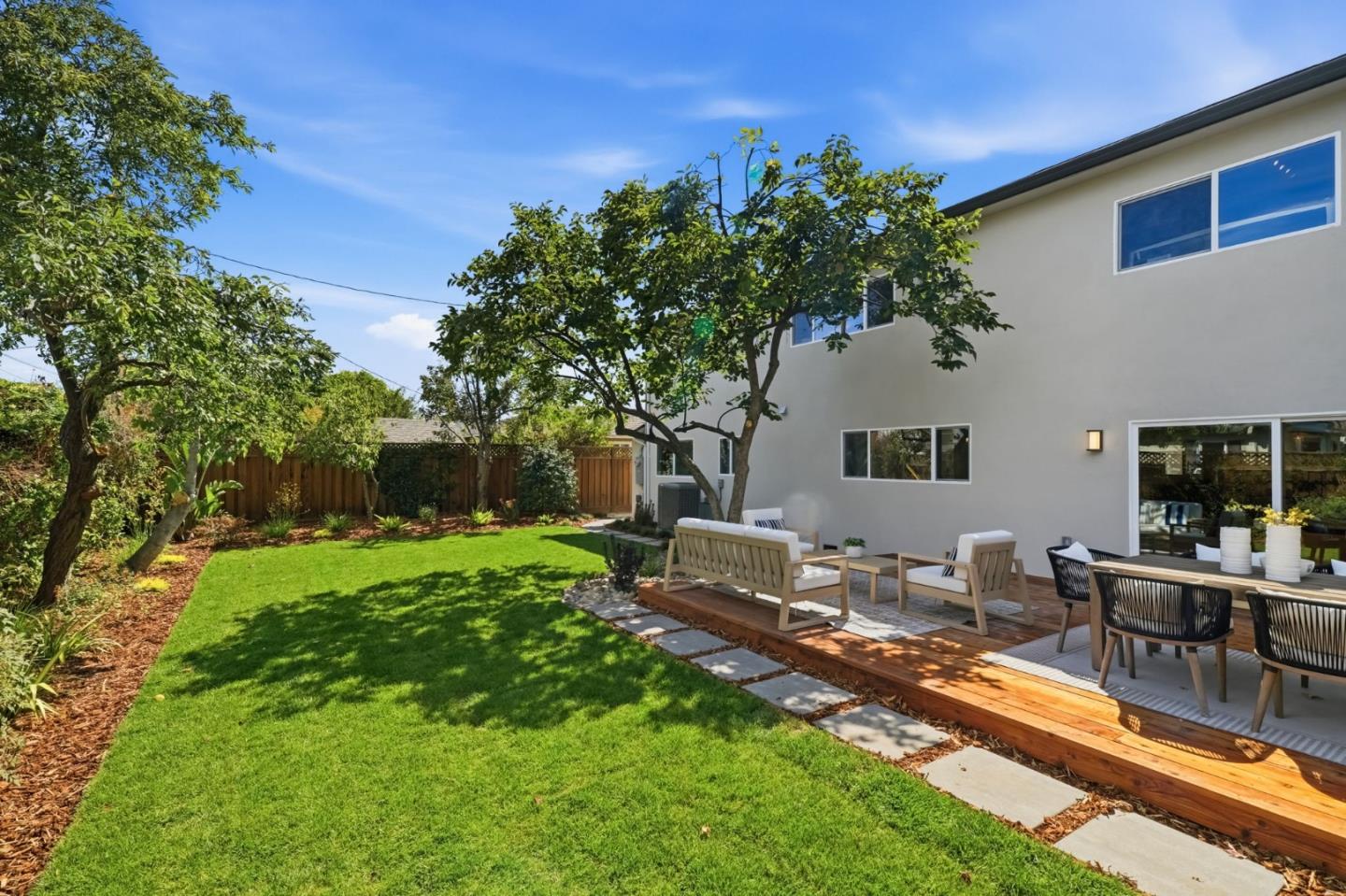 904 Del Monte PL