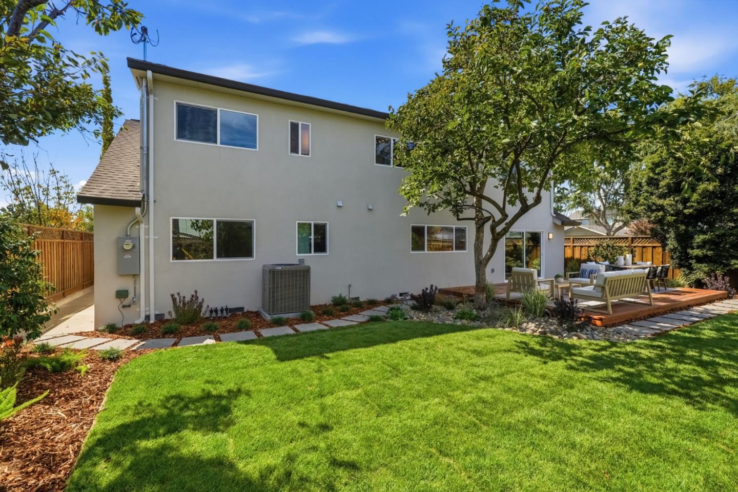 904 Del Monte PL