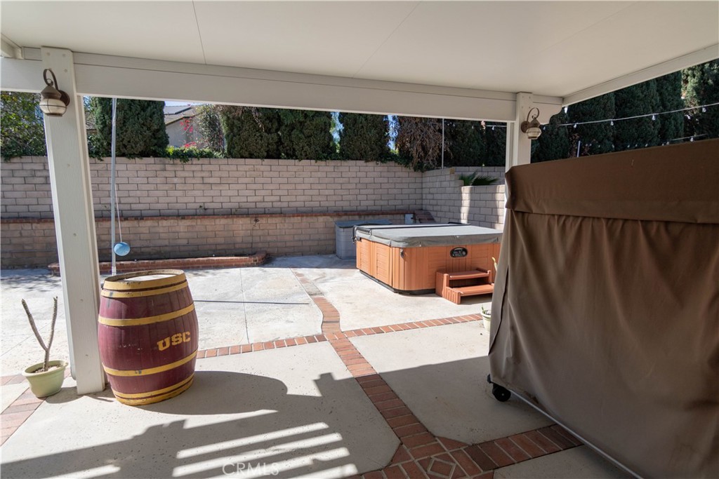 17940 Via Casitas