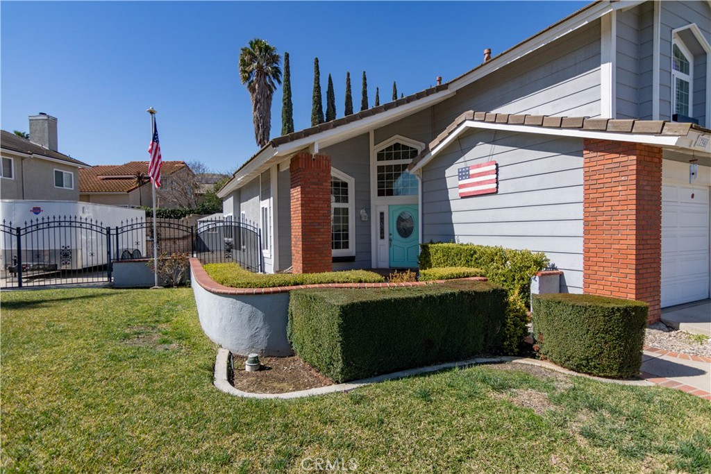 17940 Via Casitas