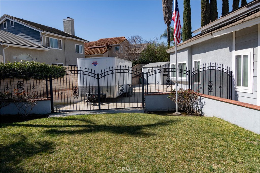17940 Via Casitas