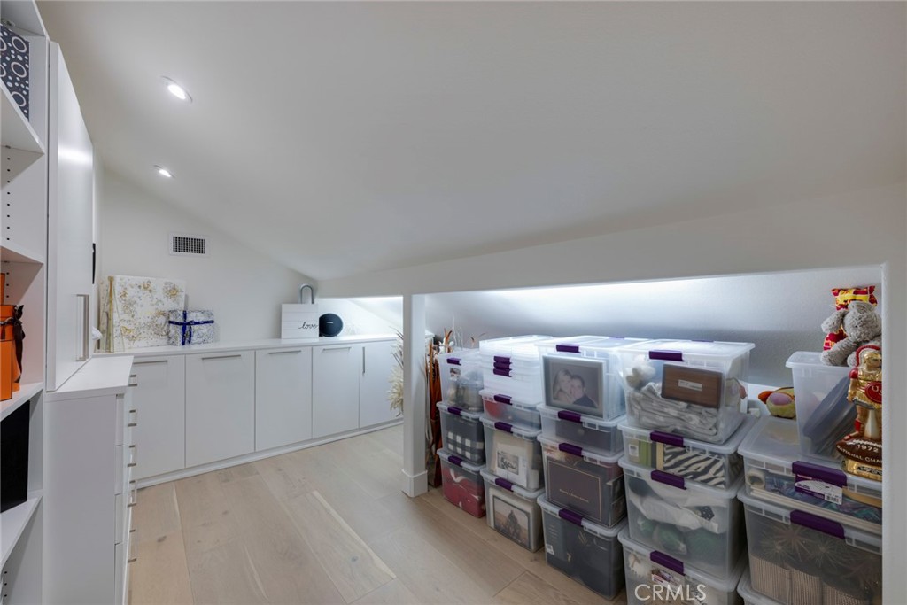18598 Oaklawn Lane