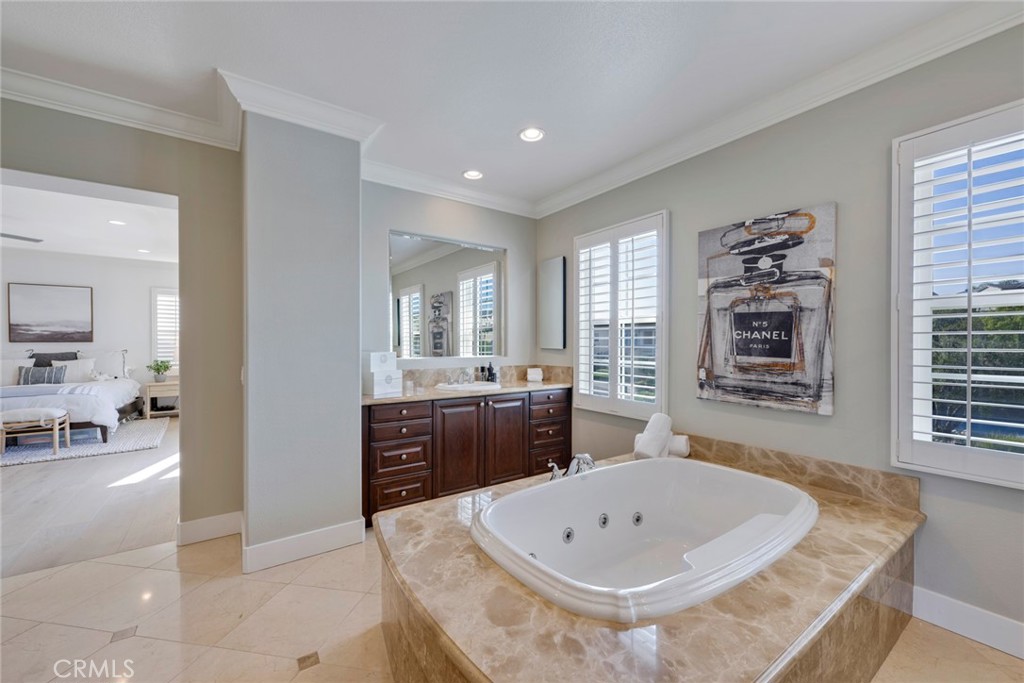 18598 Oaklawn Lane