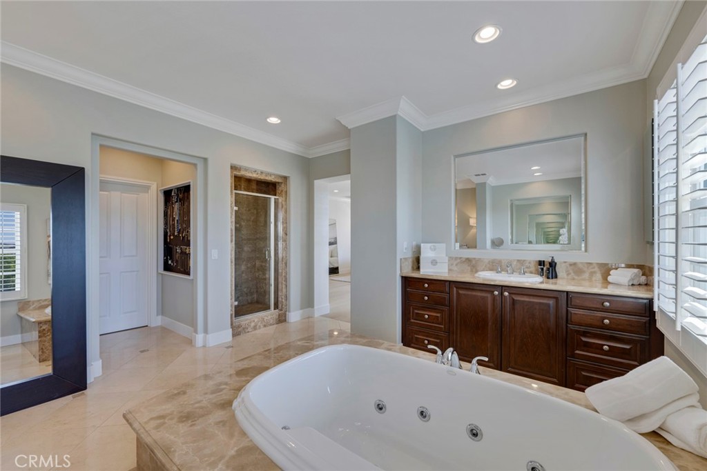 18598 Oaklawn Lane