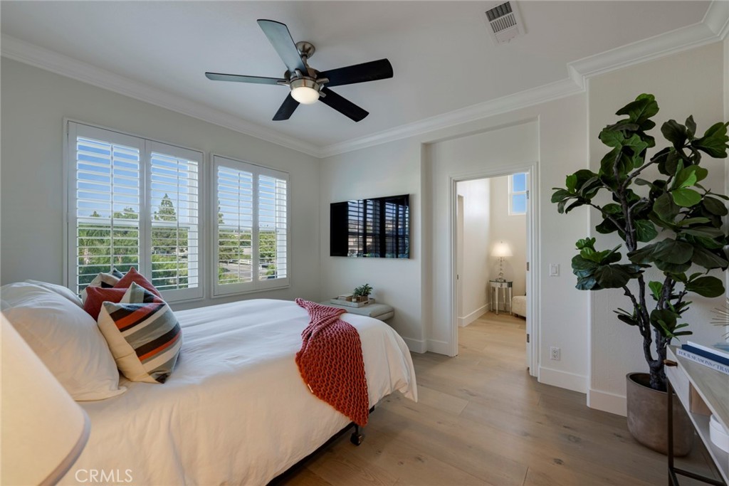 18598 Oaklawn Lane