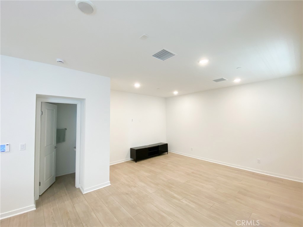 947 N Divino Privado 9