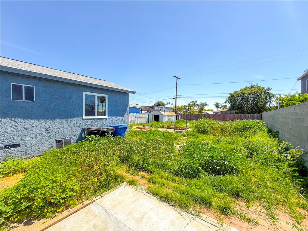 12056 Neenach Street