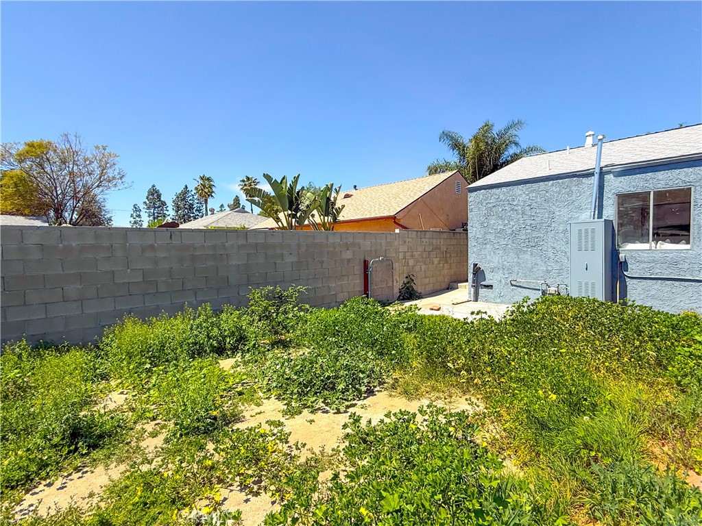 12056 Neenach Street