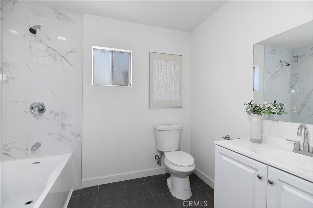 12056 Neenach Street