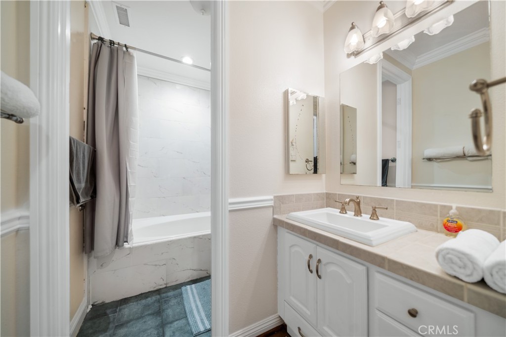 26677 Avenida Del Oro