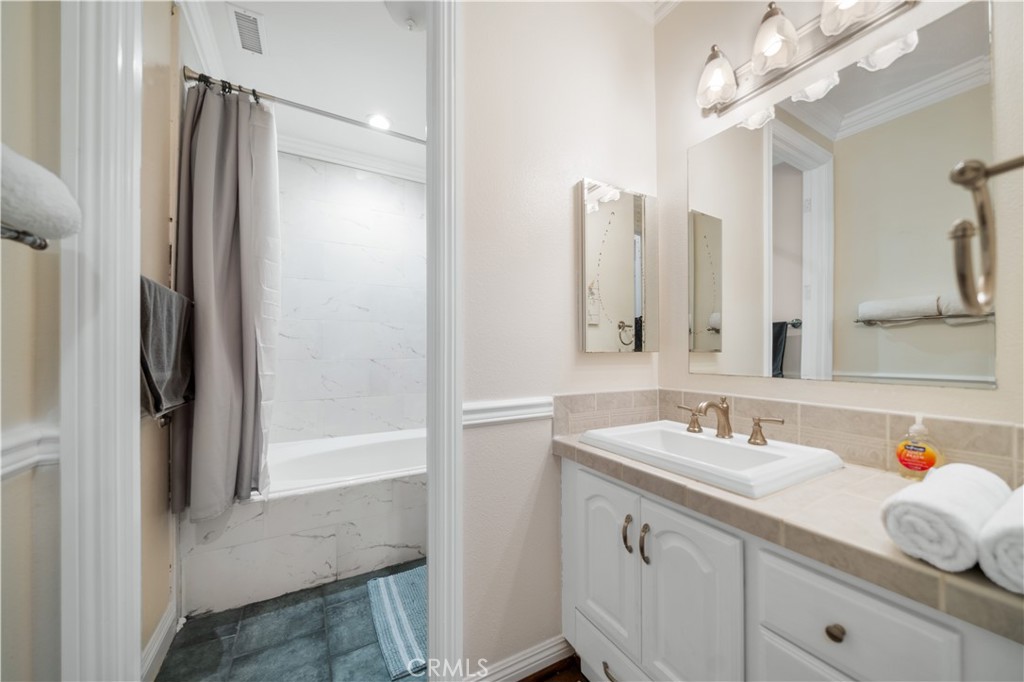 26677 Avenida Del Oro