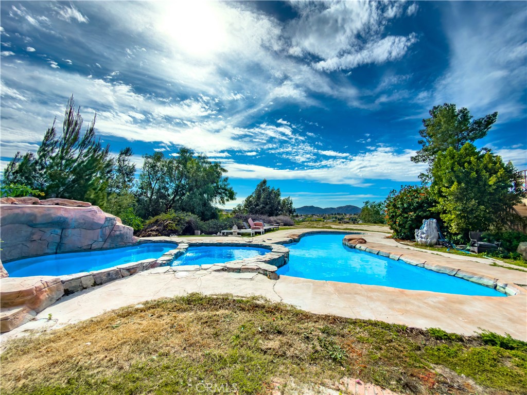 42200 Calle Barbona
