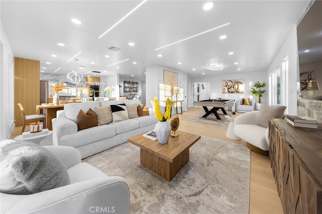 326 E Sierra Madre Avenue