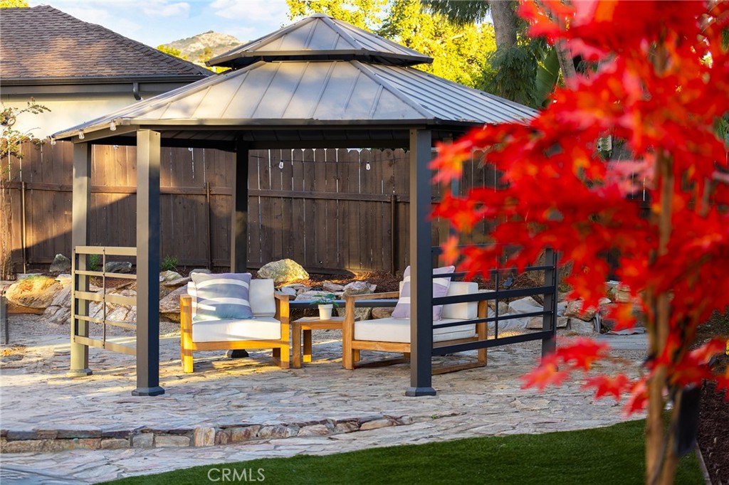 326 E Sierra Madre Avenue