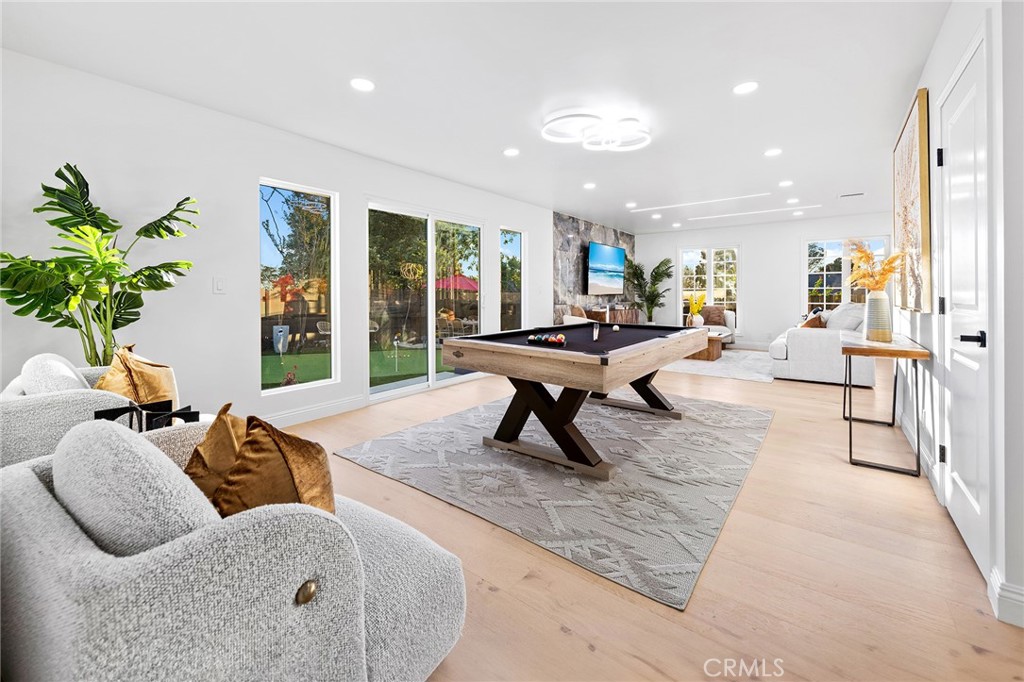 326 E Sierra Madre Avenue