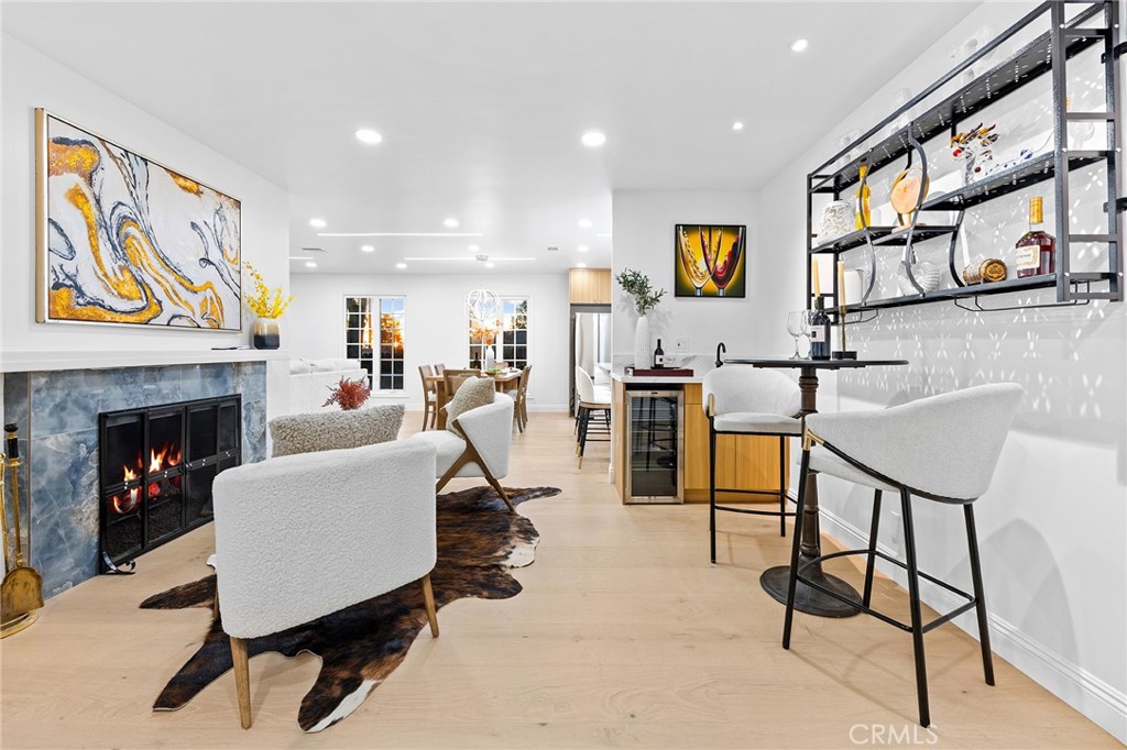 326 E Sierra Madre Avenue