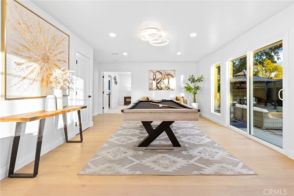 326 E Sierra Madre Avenue