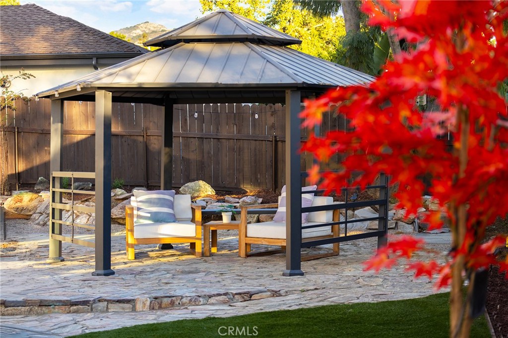 326 E Sierra Madre Avenue