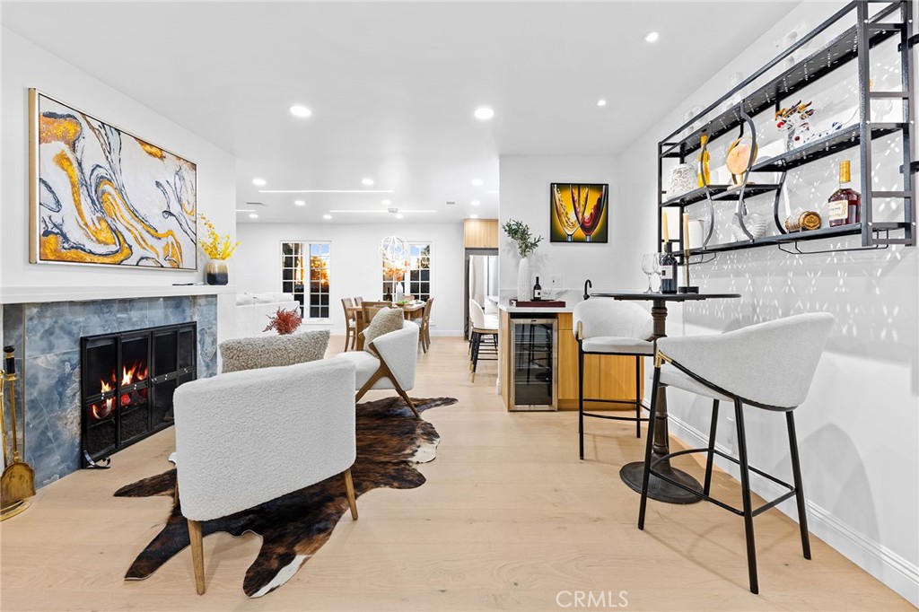 326 E Sierra Madre Avenue