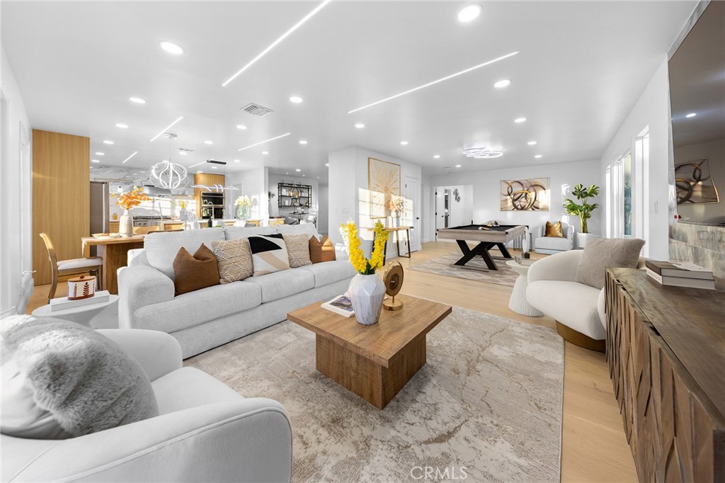 326 E Sierra Madre Avenue